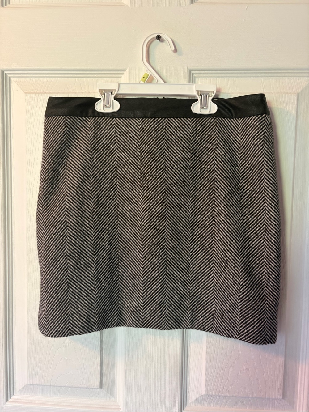 Banana Republic Herringbone Wool Blend Mini Skirt Faux Leather Trim 4P